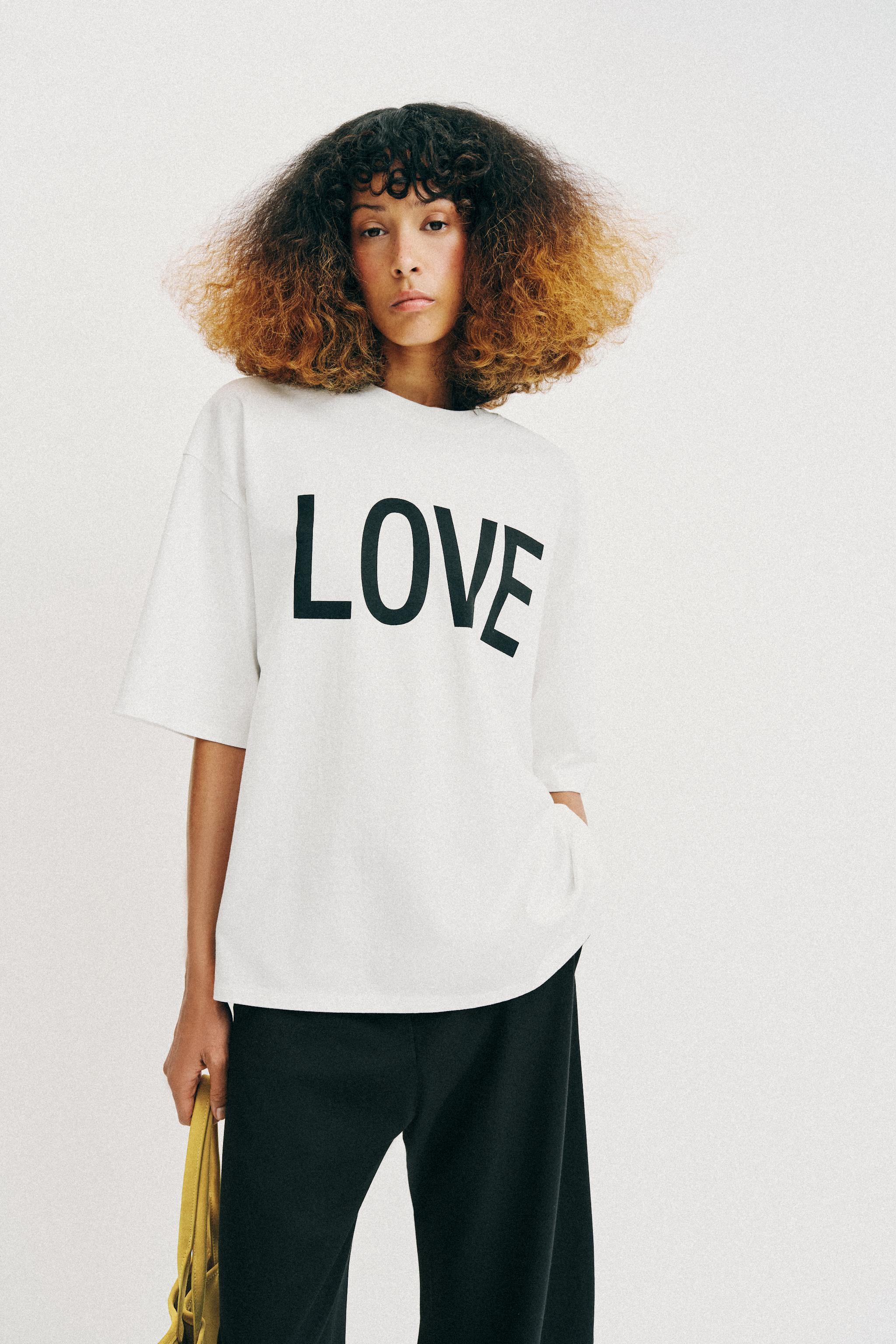 OVERSIZED TEXT T-SHIRT